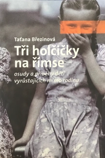 Tři holčičky na římse
