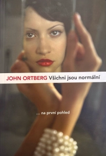 Všichni jsou normální